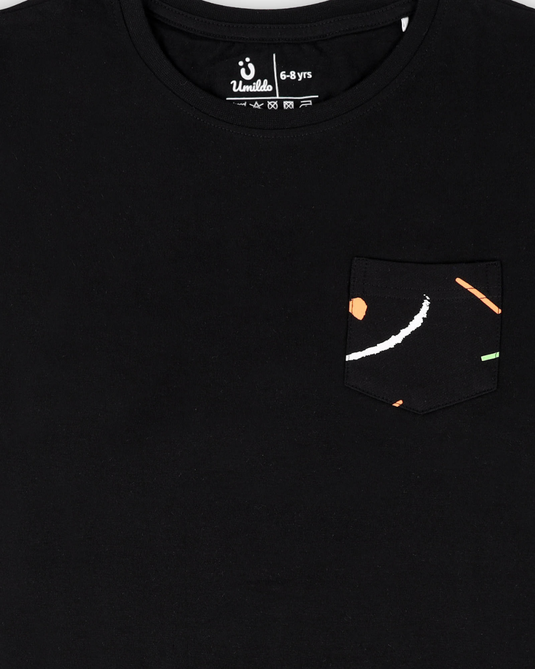 BLACK SOLID TSHIRT WITH ABSTRACT POCKET